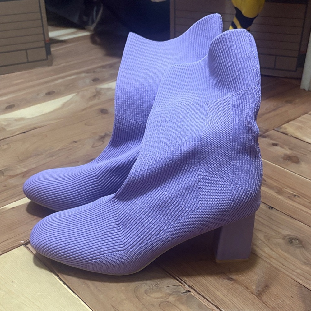 💜 Lavender Knit Sock Booties – Chic & Comfy Square Heel (New!) – Size 9
